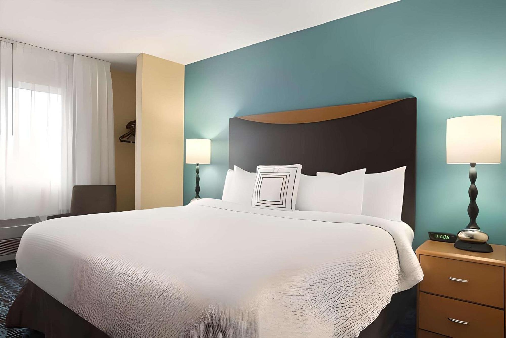 Dubuque Inn & Suites Eksteriør billede